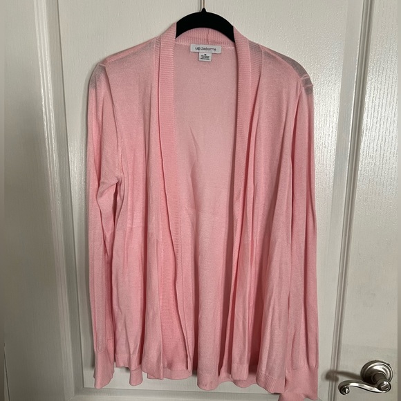 Liz Claiborne Cardigan no pockets in light Pink Sz. M.. NNWOT.. only worn once.. - Picture 1 of 3